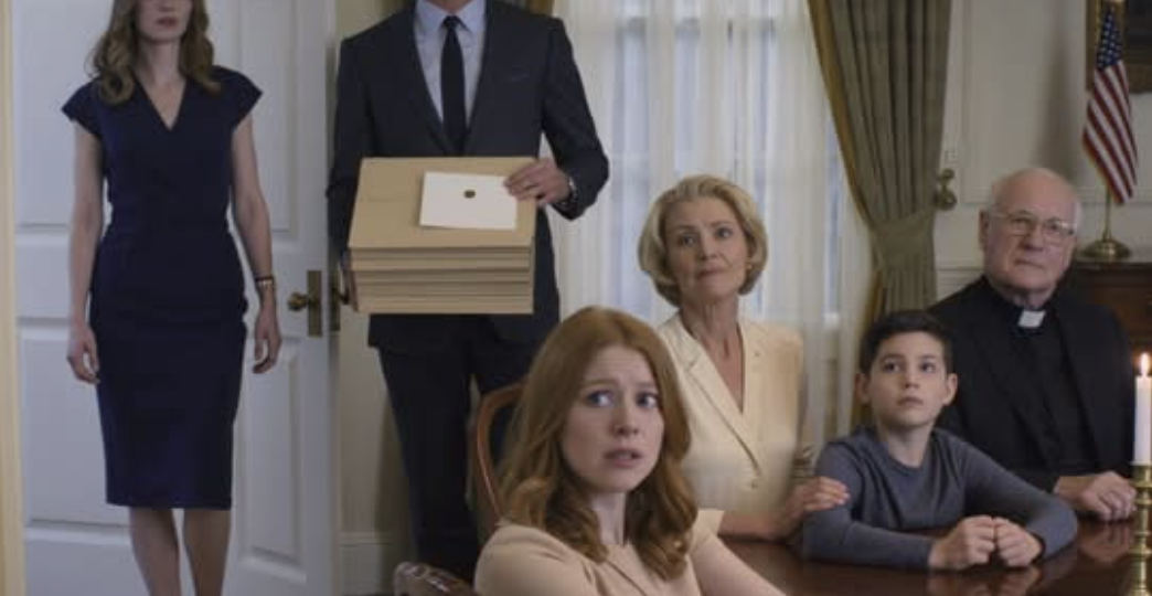 Eleven years ago, my parents held a funeral for me and erased my existence. But as soon as the news called me a billionaire, my mother suddenly texted: ‘Emergency dinner at 6 p.m. Don’t be late. We know you’re home.’ I still went with my lawyer and a note in my pocket… because they weren’t calling to make amends. They were calling because something they’d kept secret was about to be revealed.