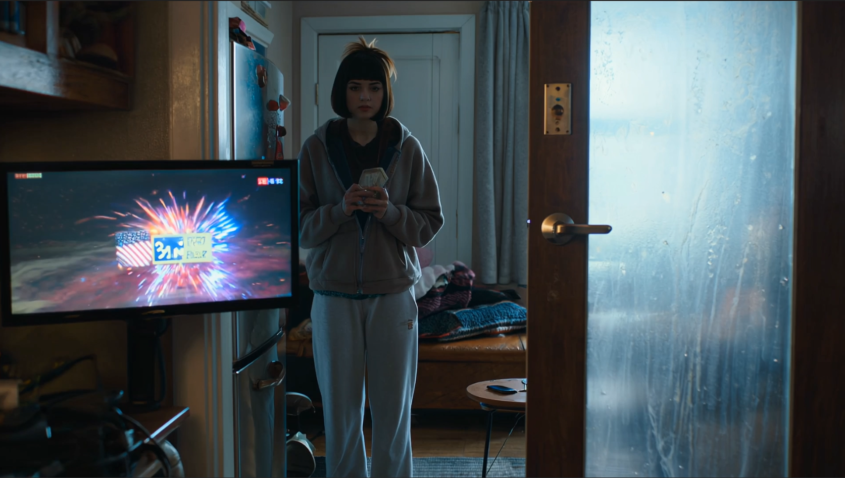 My family banned me from the New Year’s party and mocked me in the group chat, saying I didn’t even have money for a “proper toast.” My sister wrote, “We don’t want your negative energy,” because I’d just lost my job. The next day, they found out I had won… the $340 million jackpot.