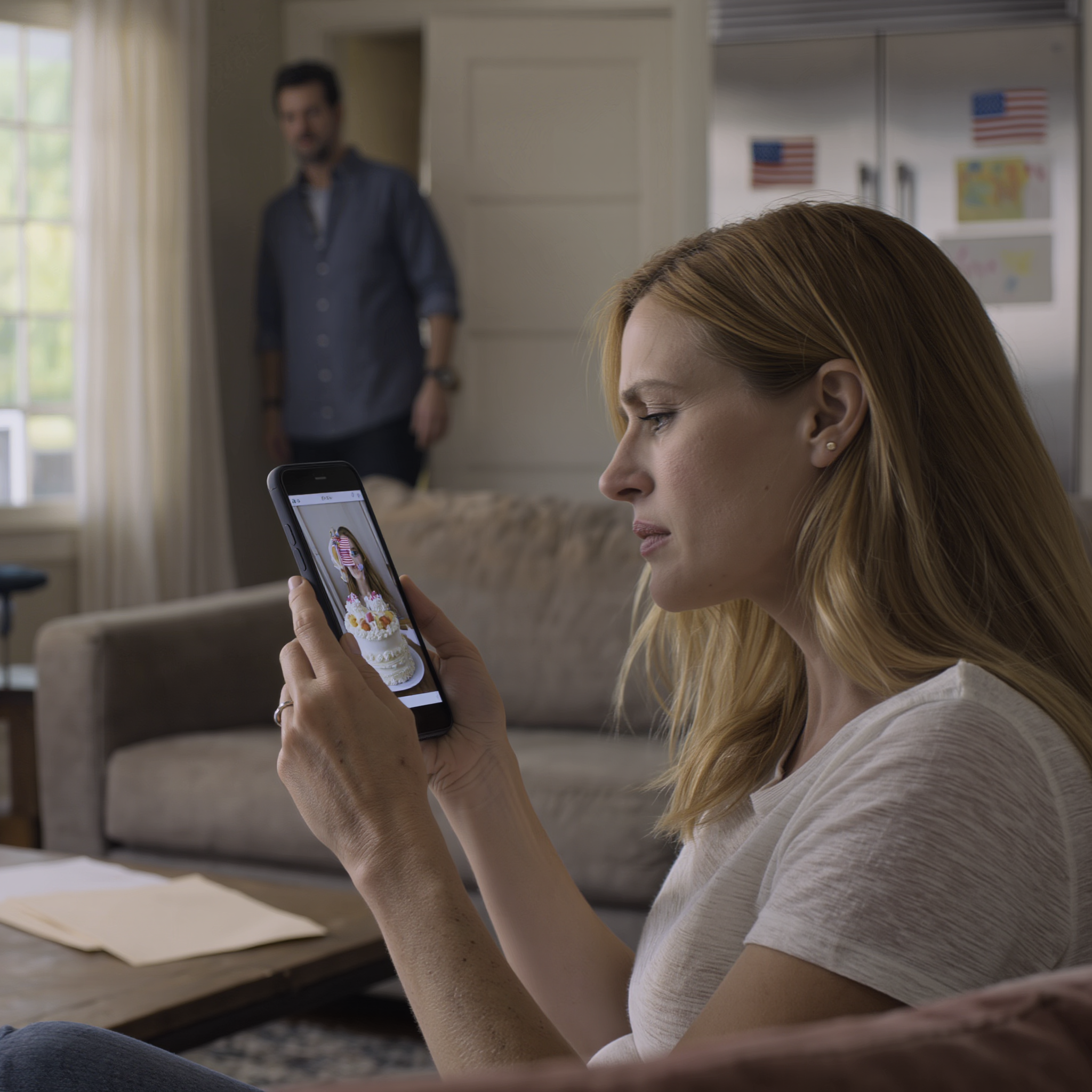 The invitation for my daughter’s 8th birthday said “family only.” My sister secretly added, “adopted kids don’t count.” Fifty relatives still ate the cake with my girl’s name on it without a single one asking where she was. I didn’t cry; I just picked up the phone and made one call – three days later, a plain white envelope with no return address dragged the “queen of the clan” down from her throne.