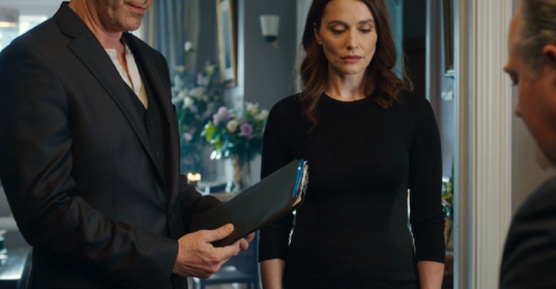 After 11 Years Away, I Flew Home For Grandpa’s Funeral. Mom Opened The Door, But Her New Husband Greeted Me With His Fist. He Said This Wasn’t My House Anymore. He Had No Idea I Still Had The Original Deed Papers… And A Very Good LAWYER