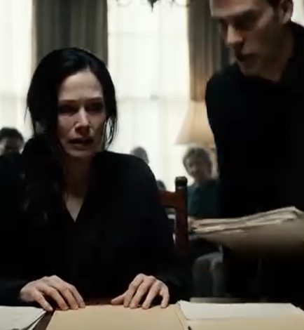 “My sister-in-law hadn’t spoken in seven years—until my brother died and we gathered to divide the inheritance.” My sister-in-law used to be a lively and energetic person. But one day, in an accident on his way home from work, he lost his hearing completely, and from that moment on, he didn’t utter another word.